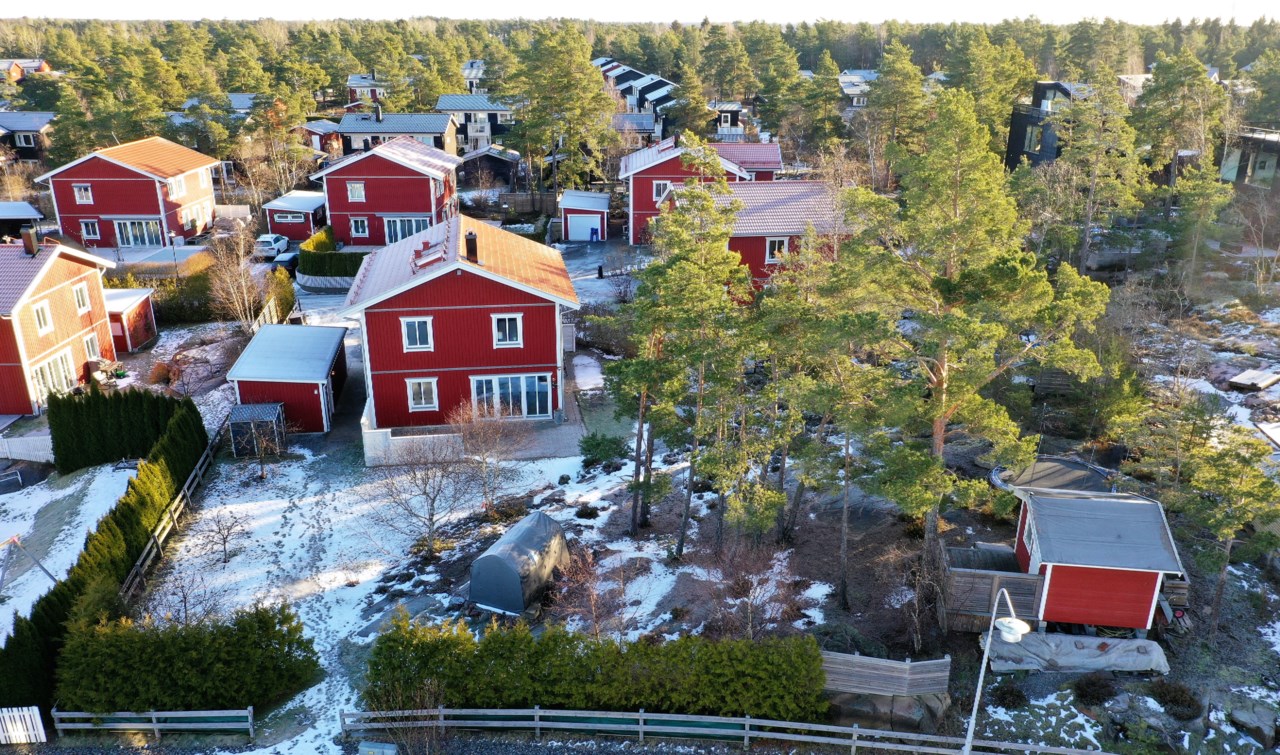 Hällmarksvägen 42