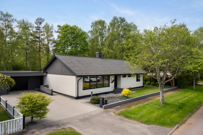 Eskadervägen 14