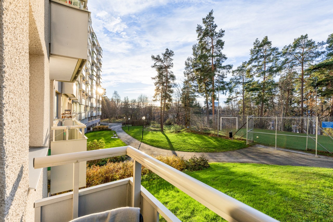 Emaljvägen 12, 1 tr