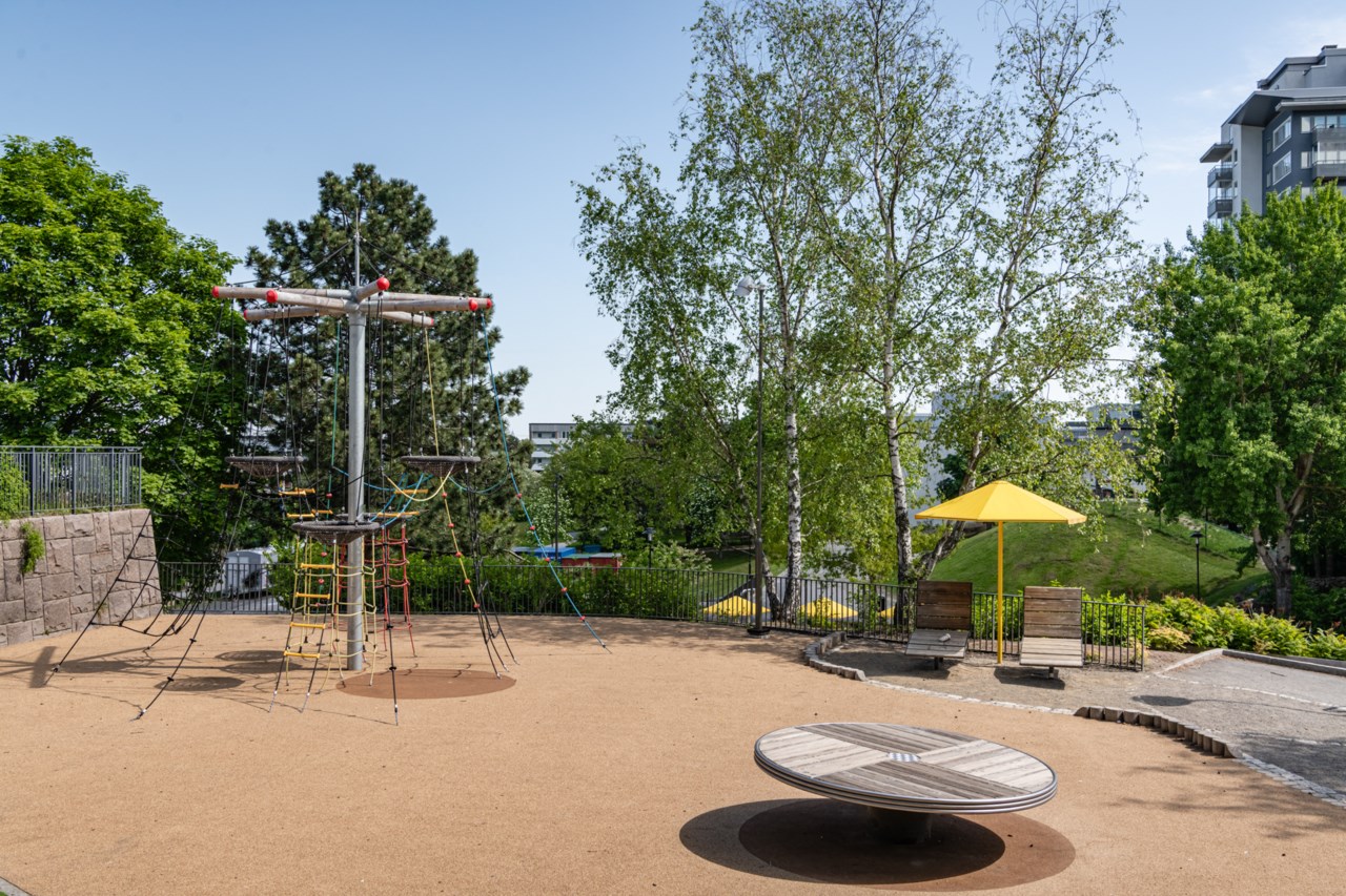 Tvååkersgränd 8