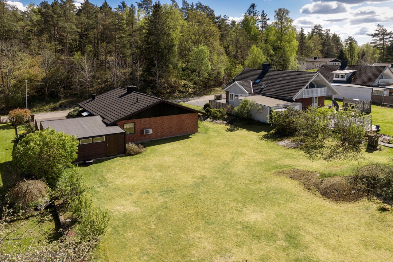 Brattåsvägen 8
