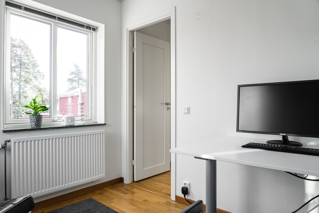 Hällmarksvägen 42