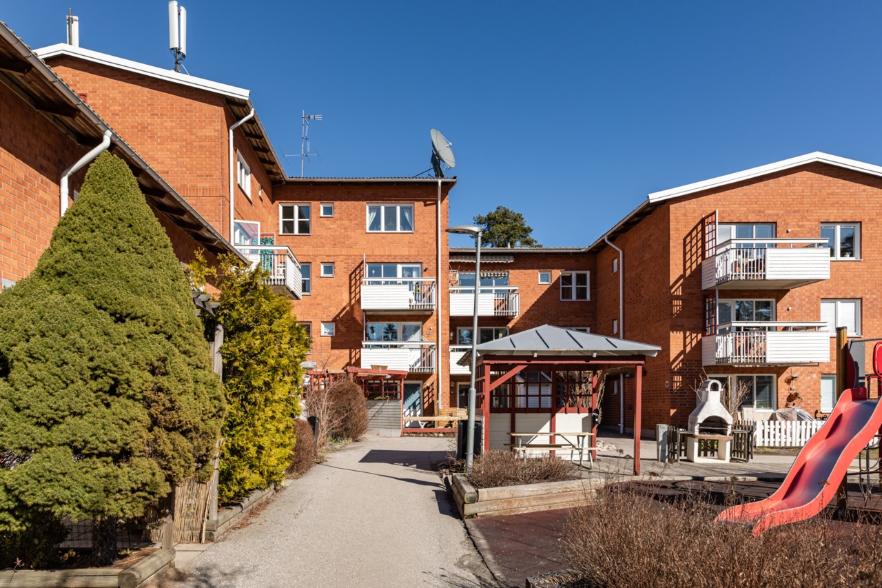 Tallåsvägen 8