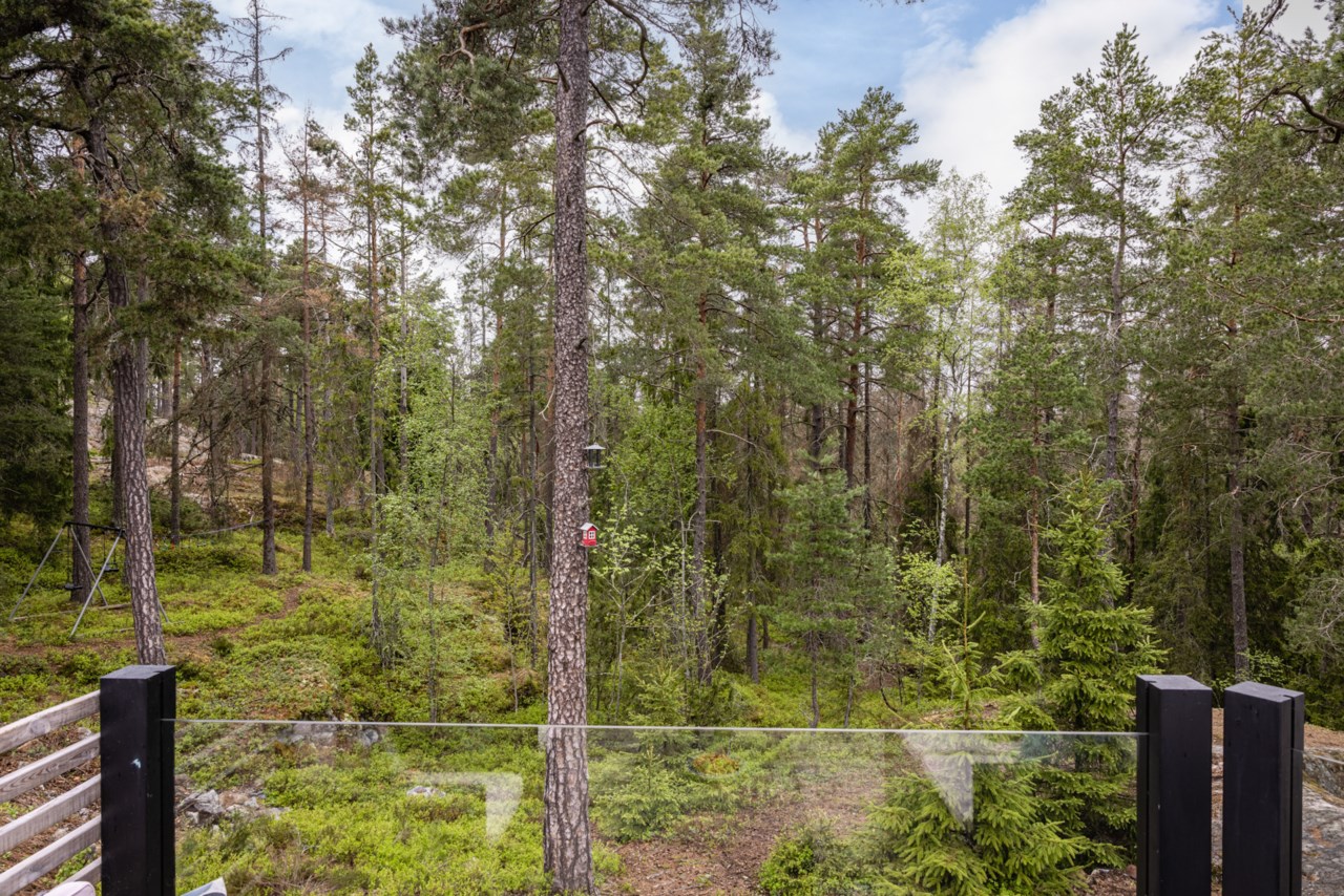 Bergtomtavägen 8