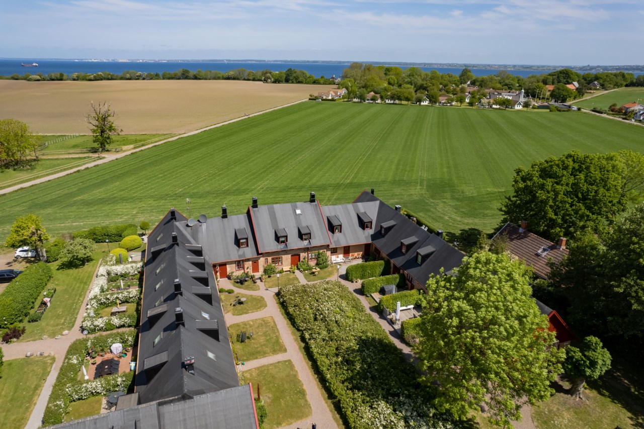 Trettongården 6