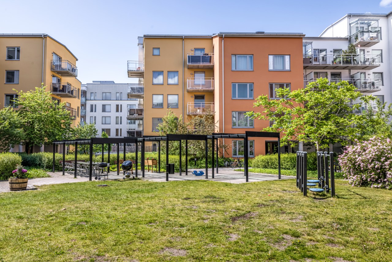 Karlslundsvägen 1