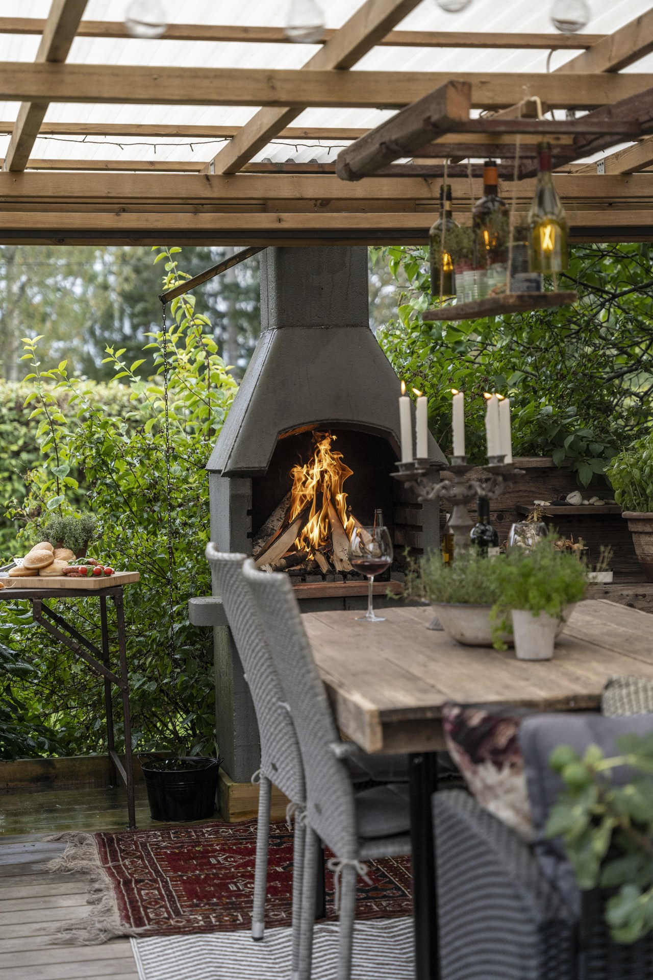 Eldstad för grillning eller brasa