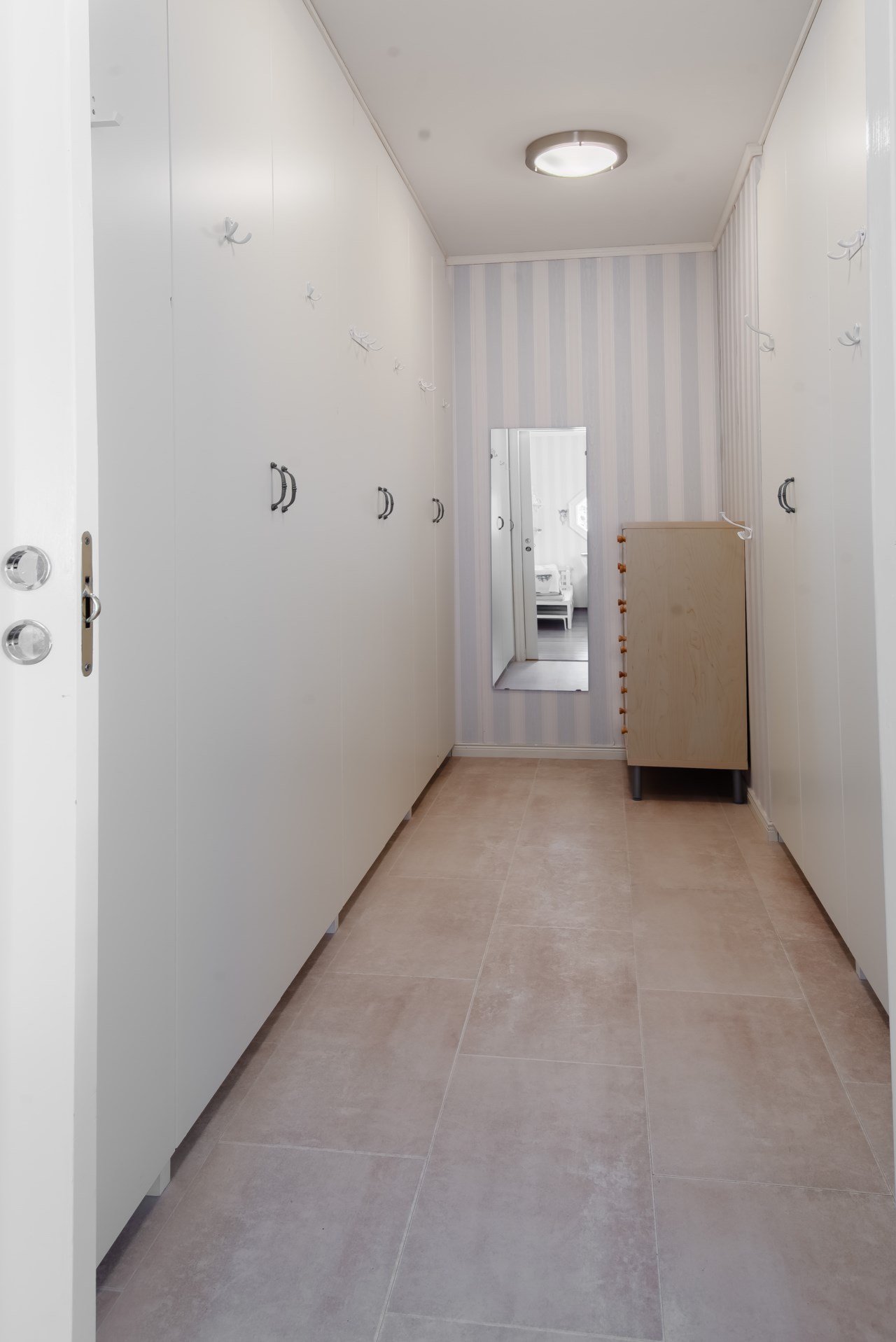 Karlsuddsvägen 15