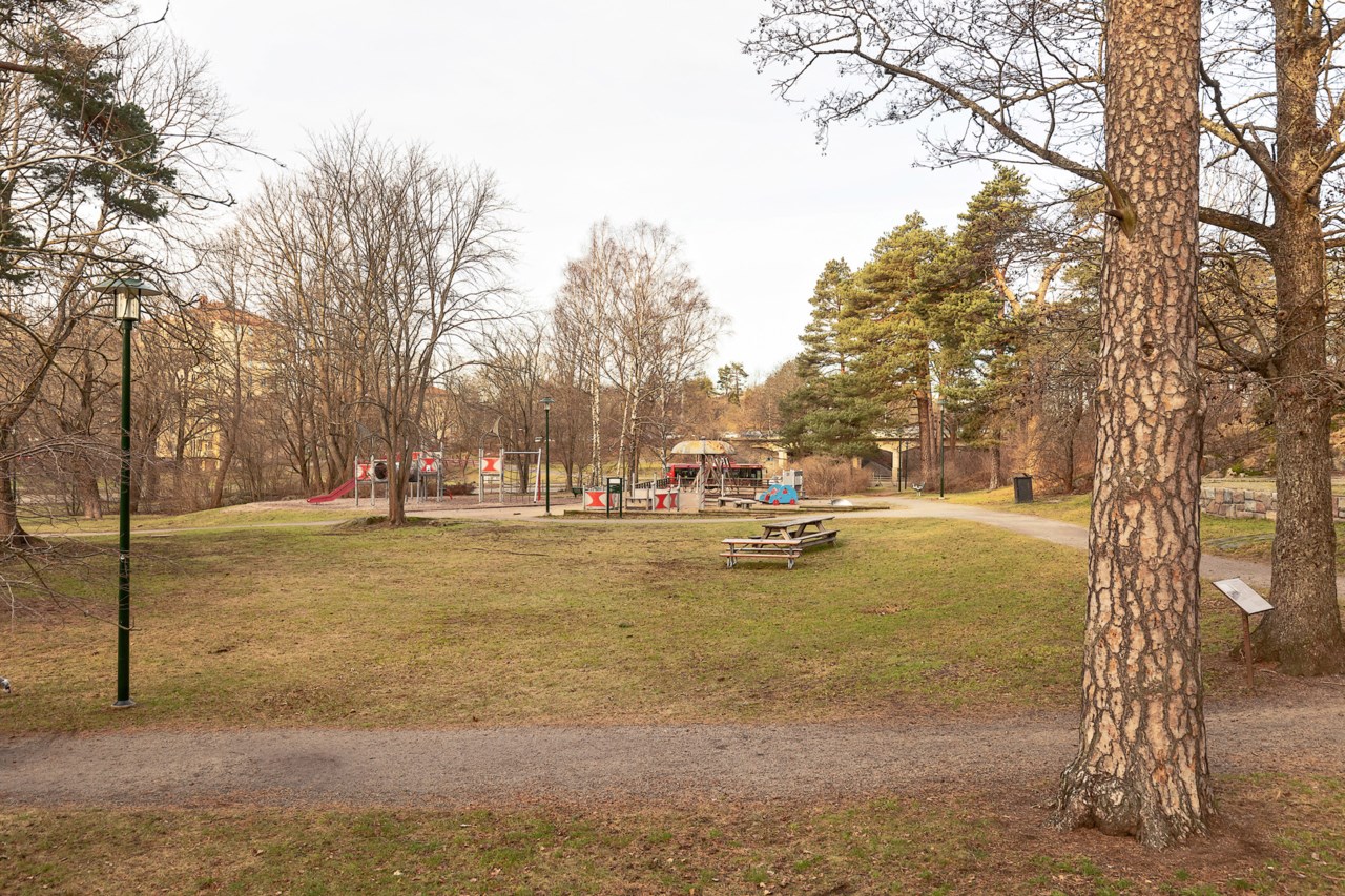 Skulptörvägen 18