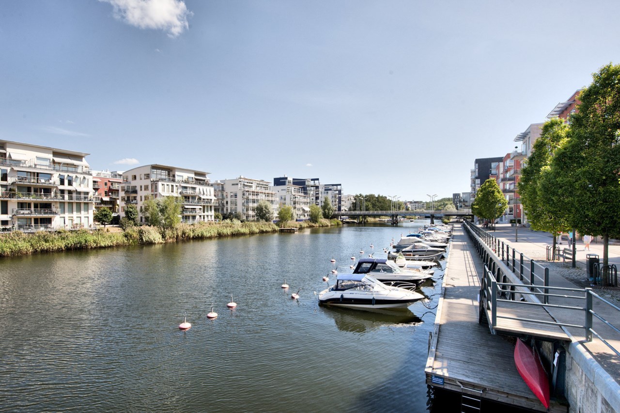Sickla kanal med båtliv