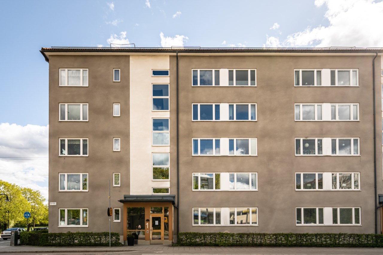 Majrovägen 1