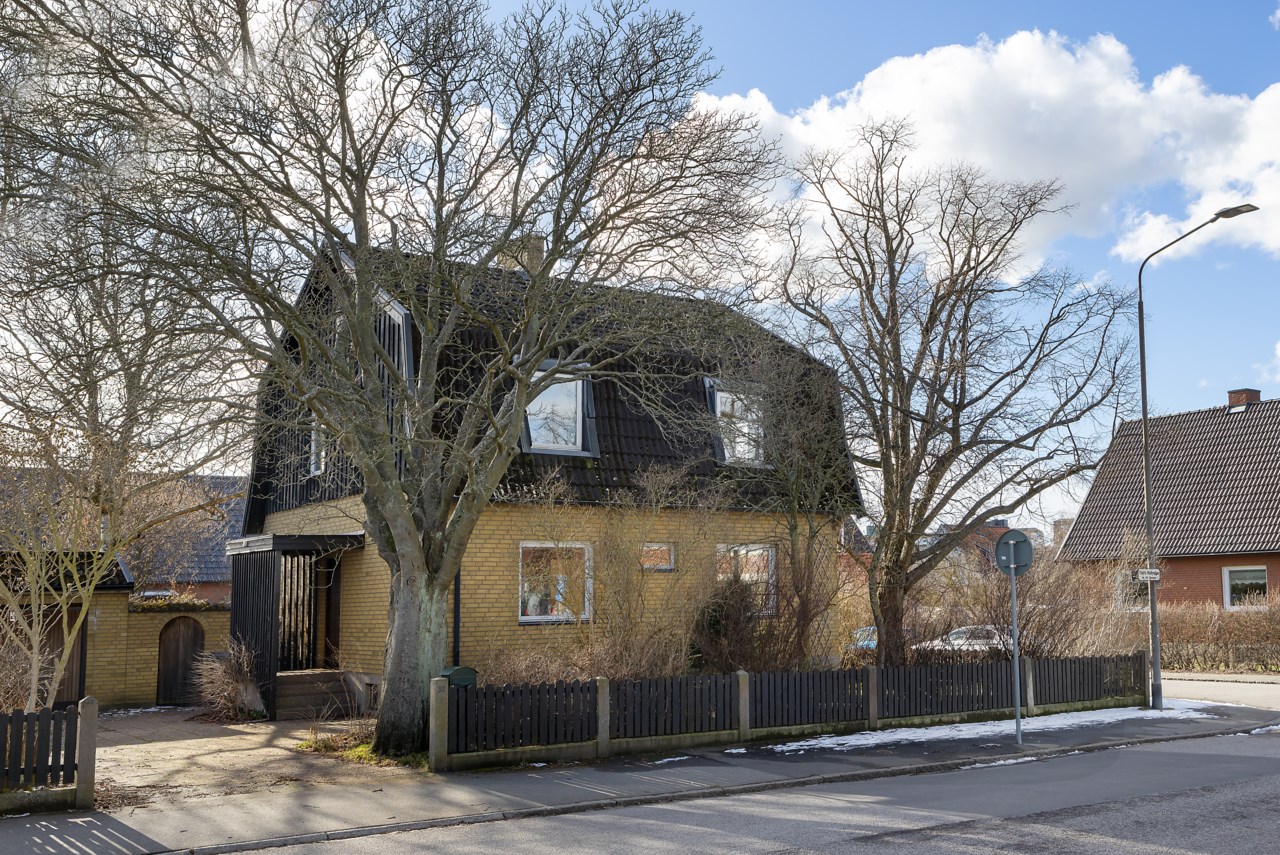 Västra Hindbyvägen 53