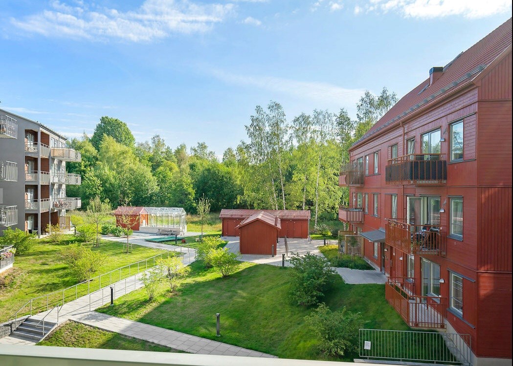 Åby allé 3, högst upp!