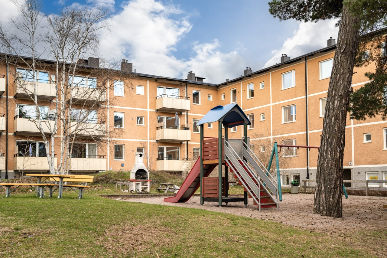 Trollesundsvägen 141, 1tr