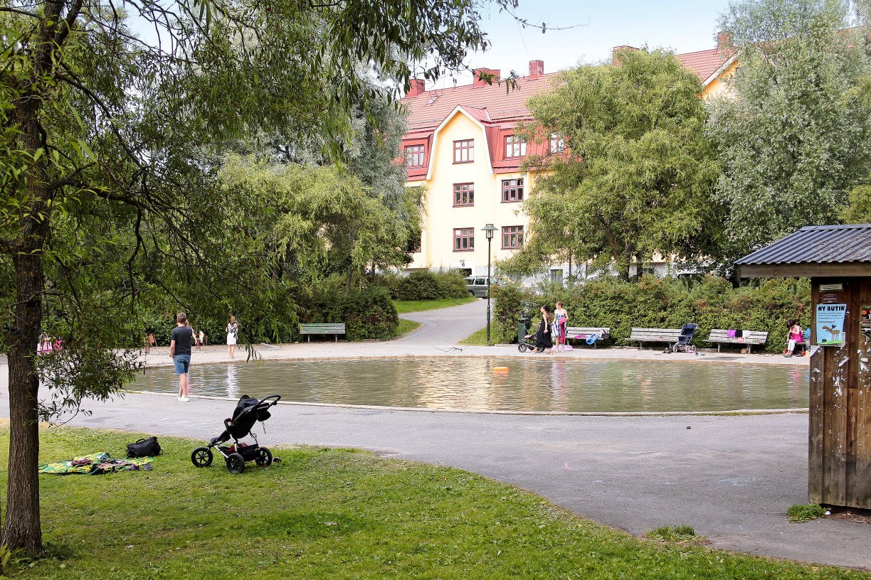 Svandammsparkens populära plaskdamm.