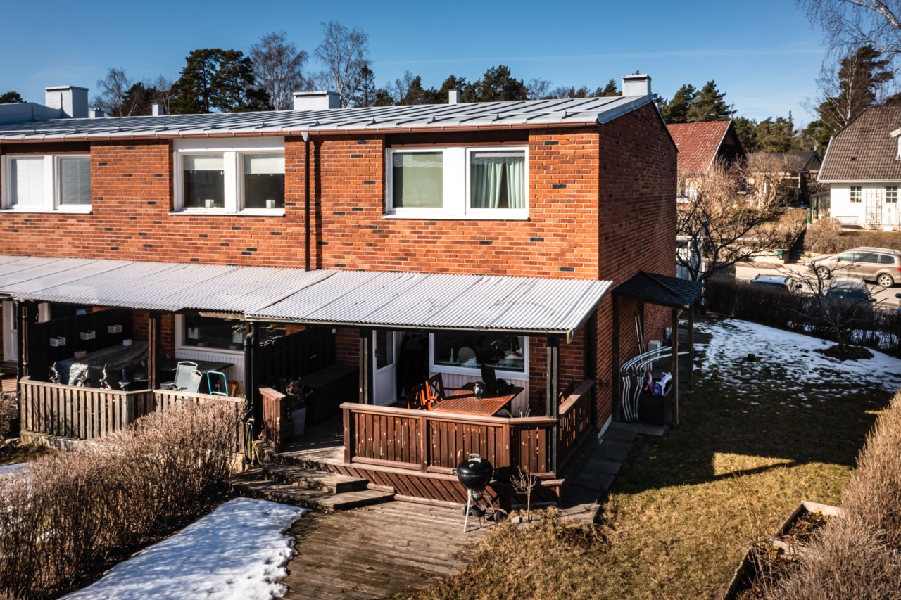Uranusvägen 15