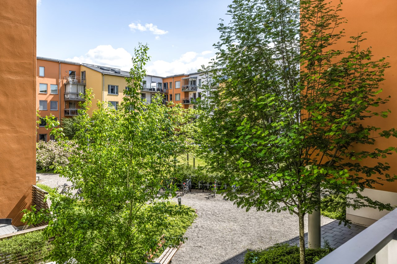 Karlslundsvägen 1