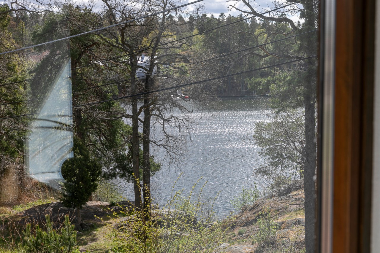 Liljekonvaljens väg 4, Badsjöstigen 1