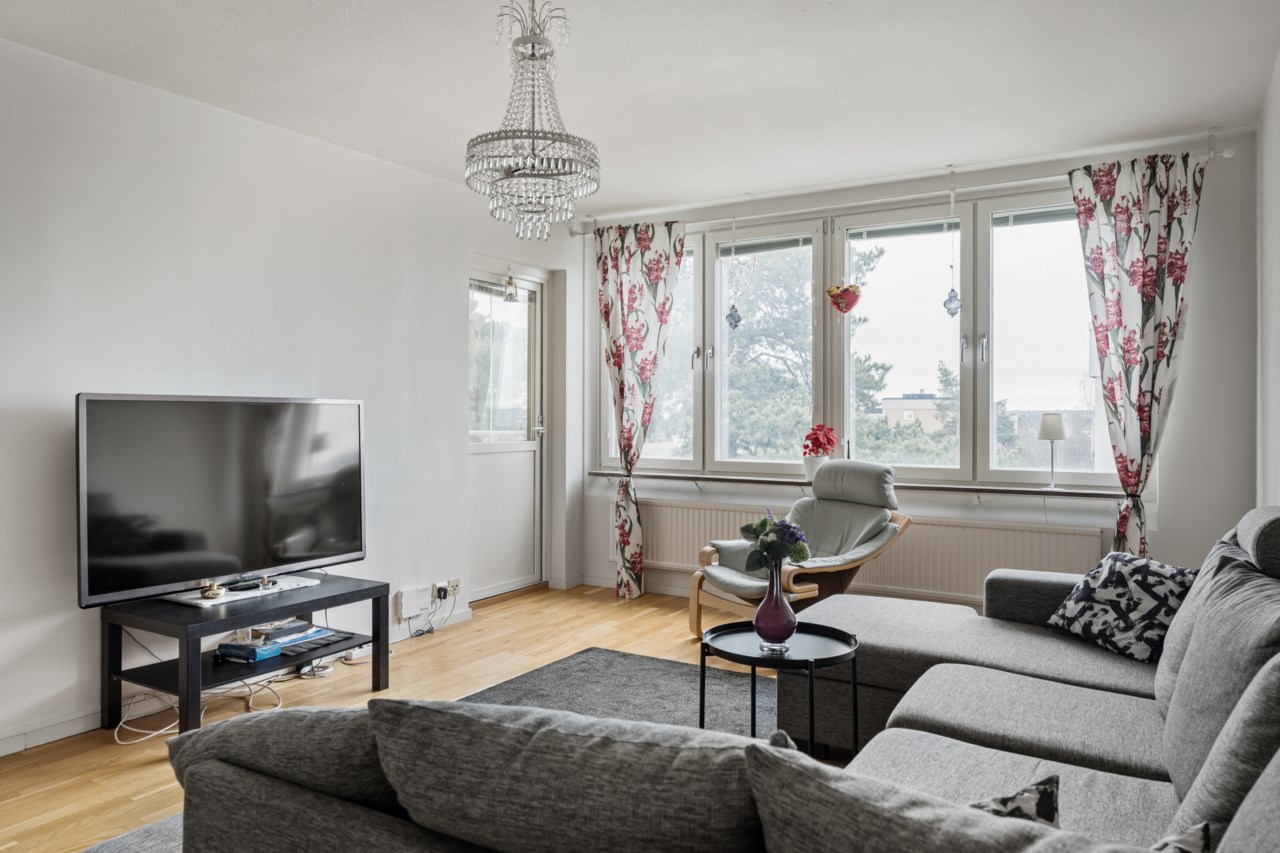 Tvååkersgränd 8