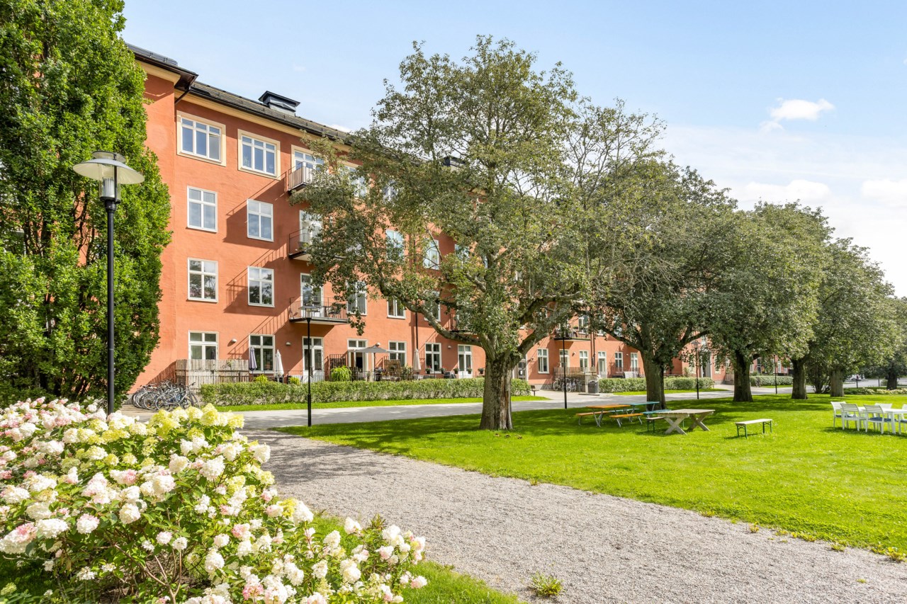 Follingbogatan 12