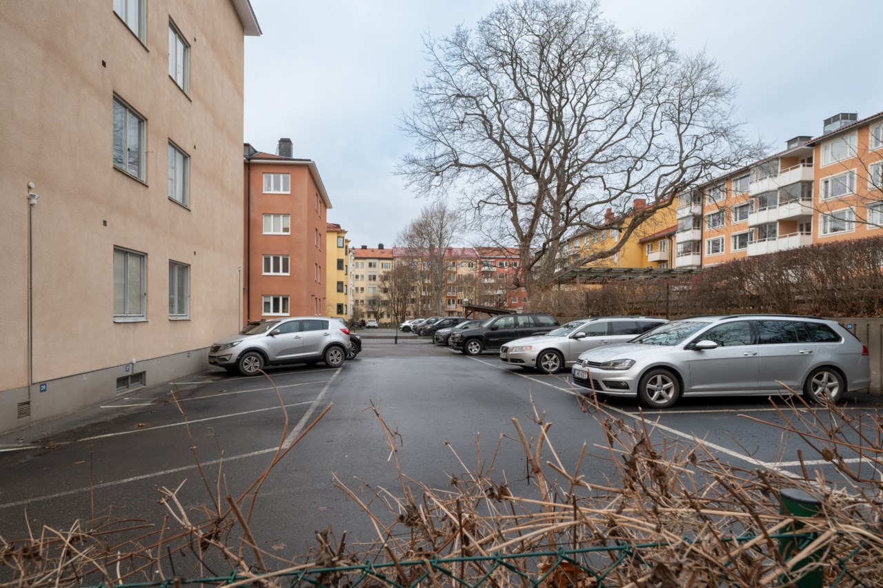 Vegagatan 12