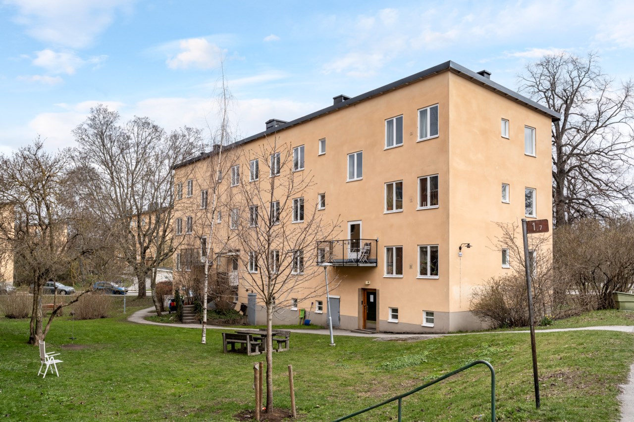 Pingstvägen 6, högst upp!
