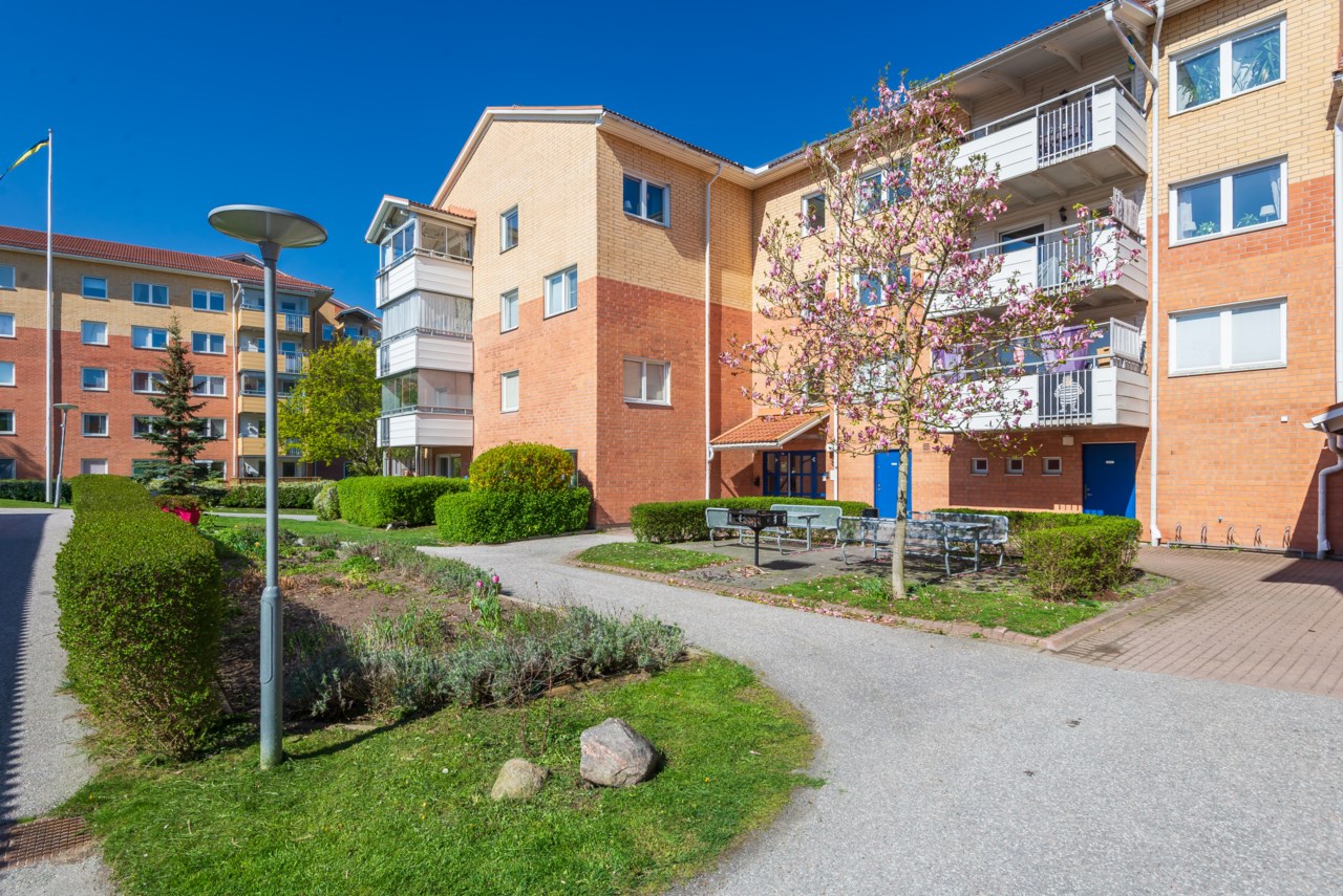 Slussbrovägen 8