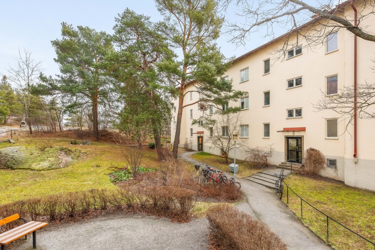 Björkbacksvägen 42