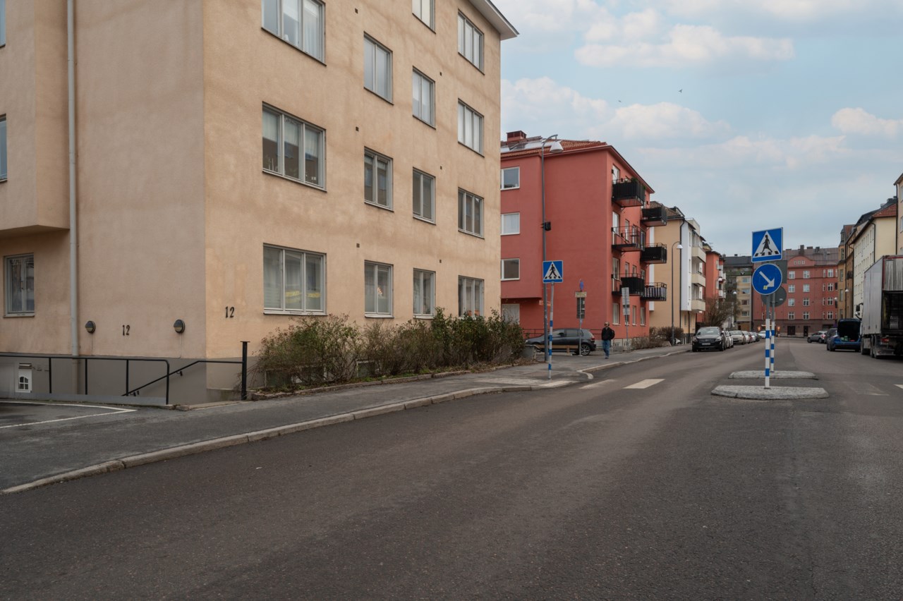 Vegagatan 12
