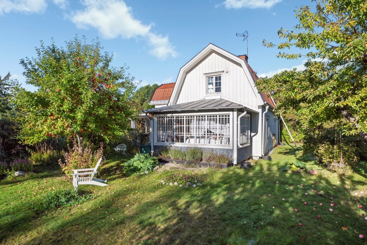 Glasveranda på huvudbyggnad