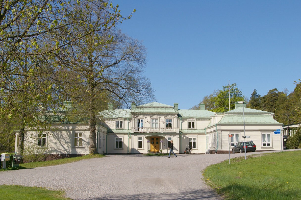 Eriksrovägen 6
