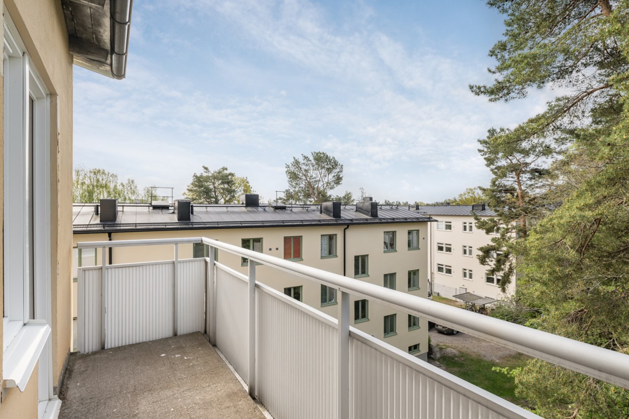 Per lindeströms väg 82