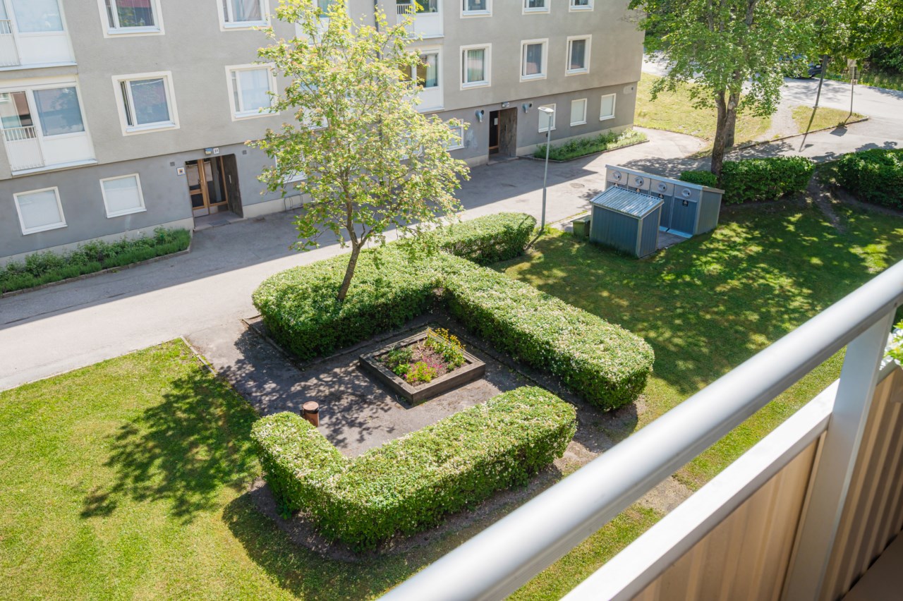 Flygarvägen 25