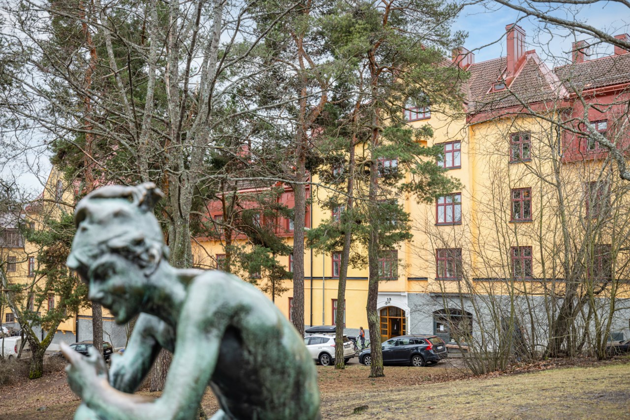 Vacker sekelskiftesfastighet. Granne med Julikullen