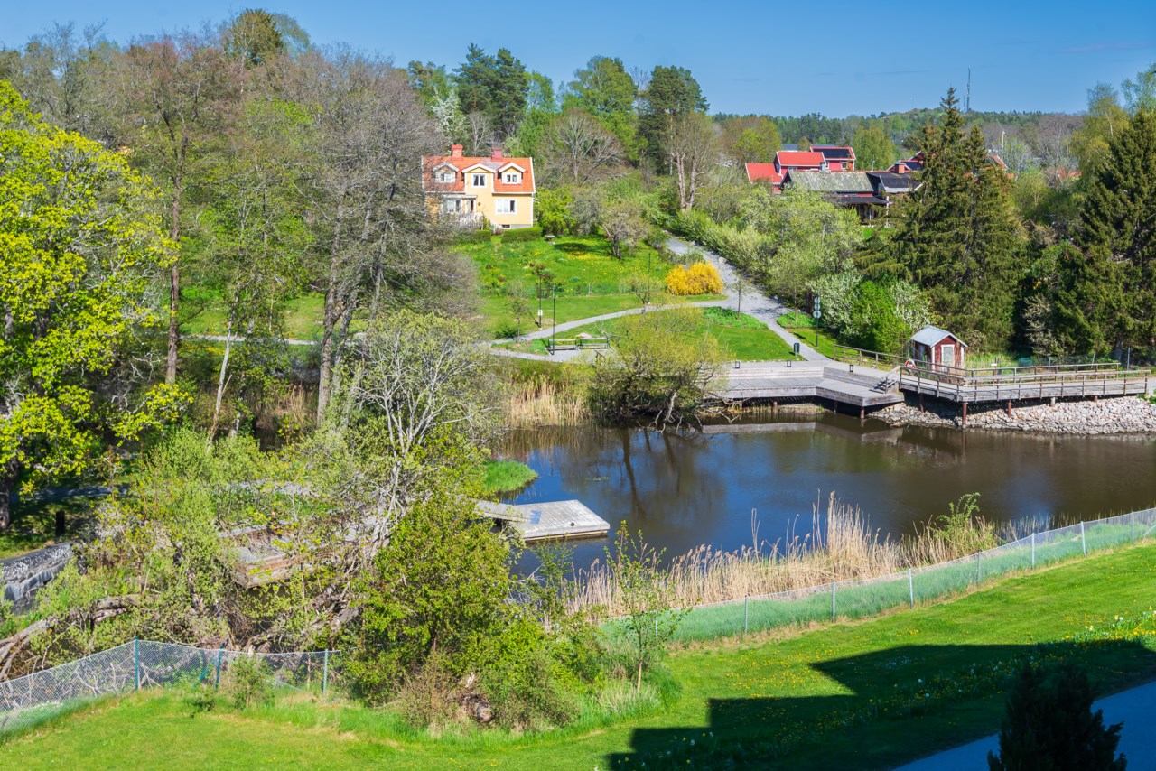 Slussbrovägen 8