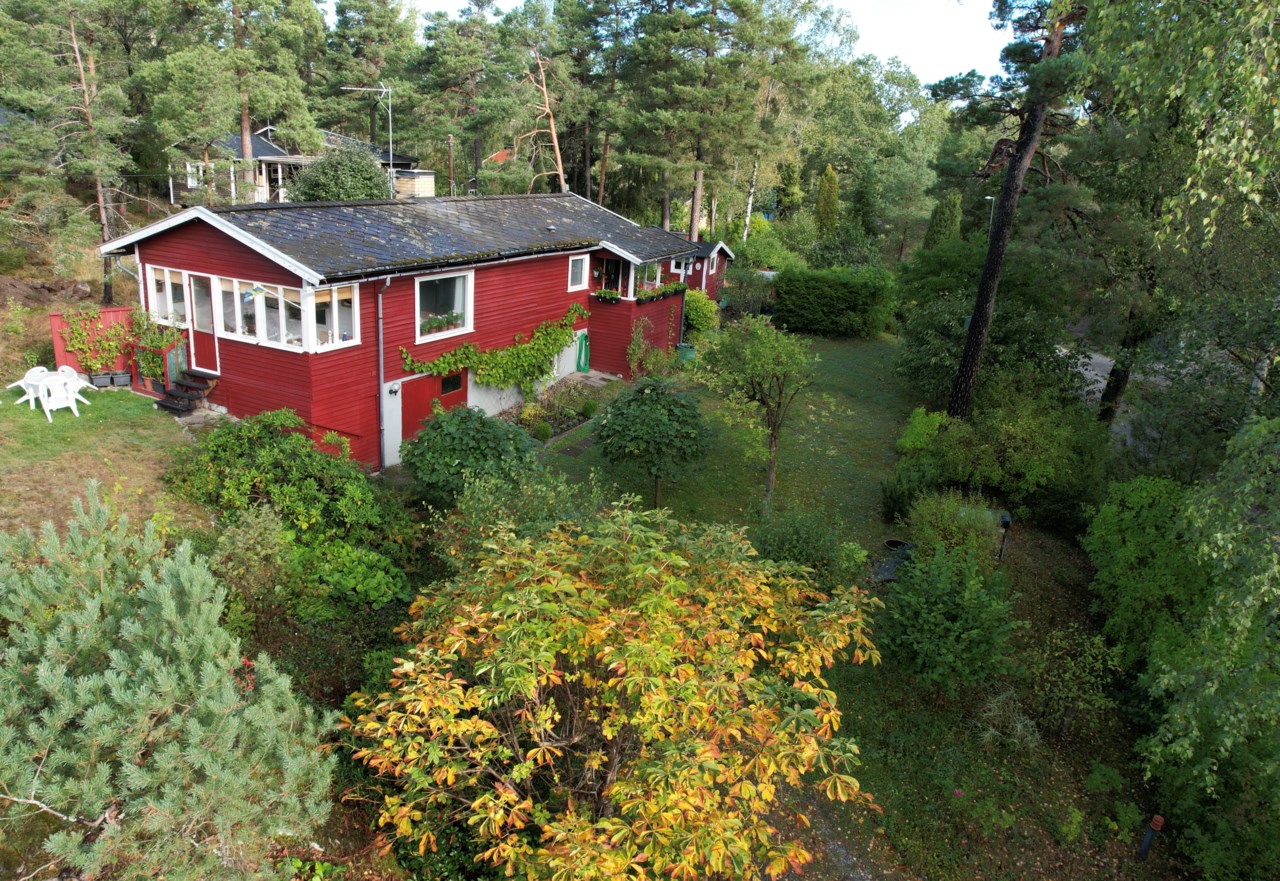 Karlshillsvägen 1
