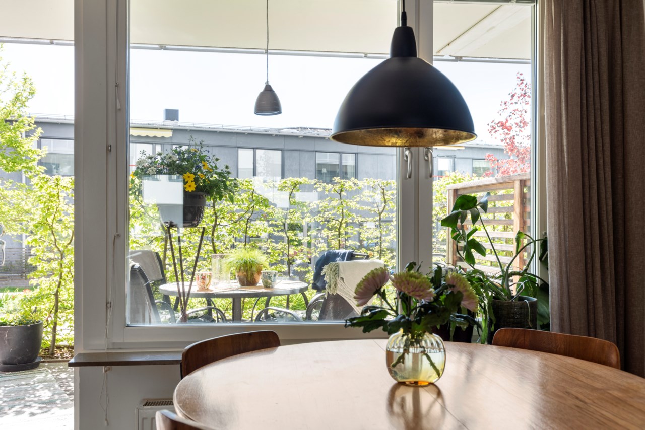 Matplatsdel i vardagsrummet