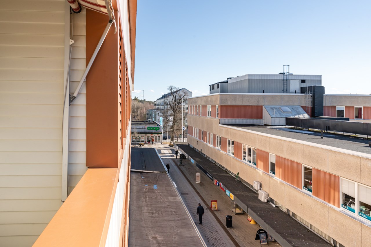 Pressarvägen 15