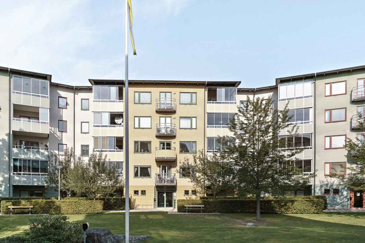 Rådstuguvägen 8