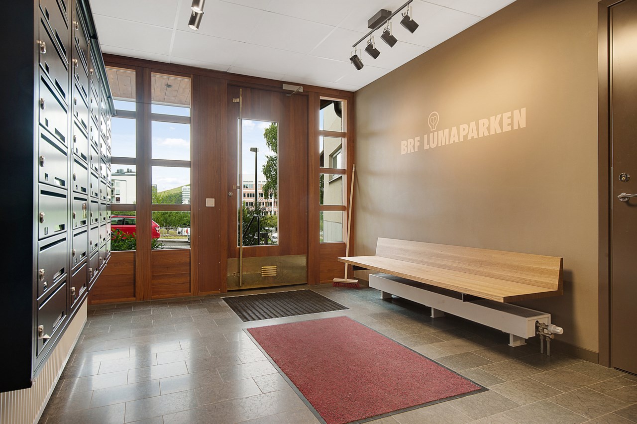Fin entré med utsikt mot Lumaparken