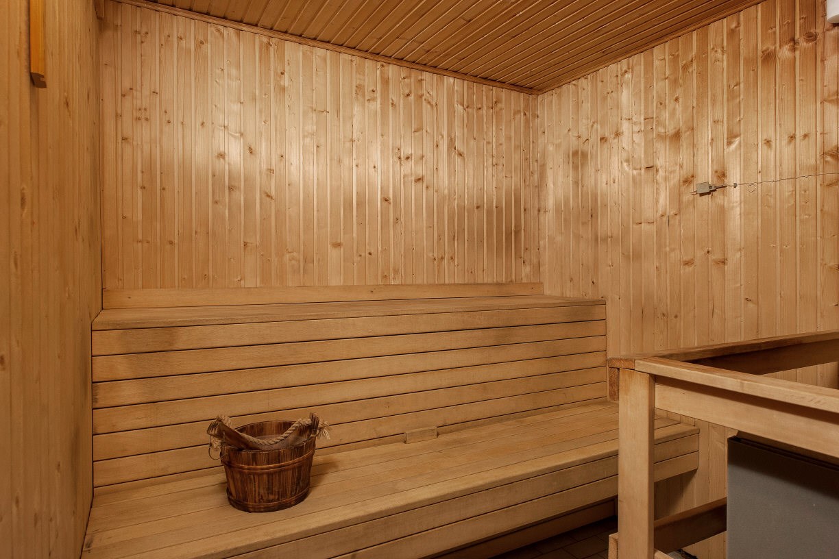 Trivsam bastu i anslutning till relaxrum
