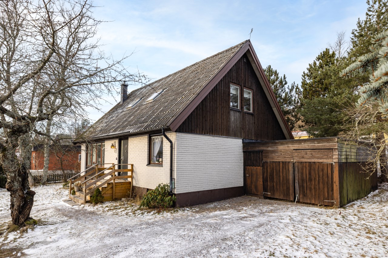 Fallskärmsvägen 32