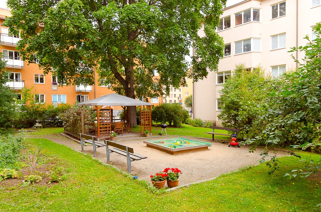 Lekplats på innergården