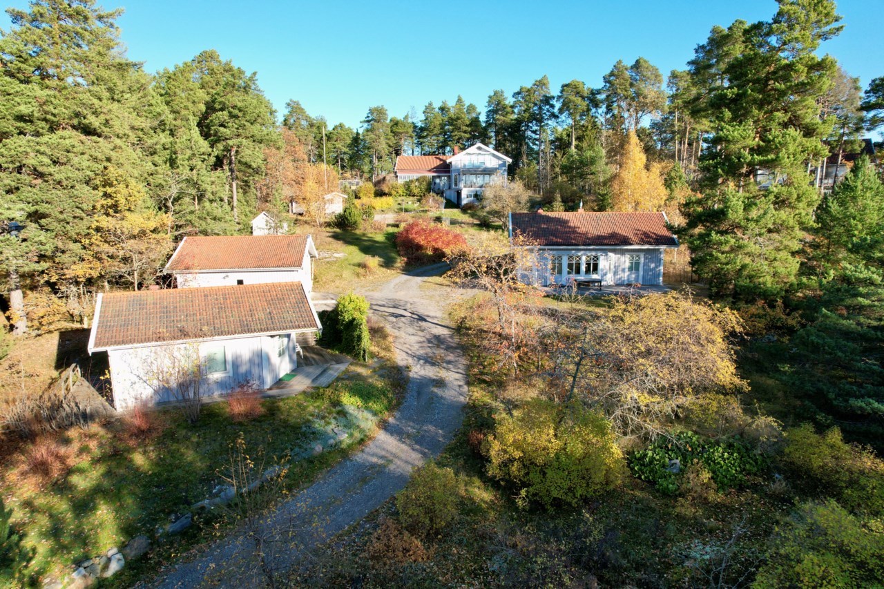 Karlsuddsvägen 15