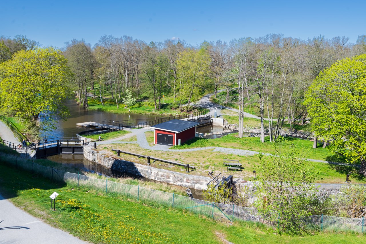 Slussbrovägen 8