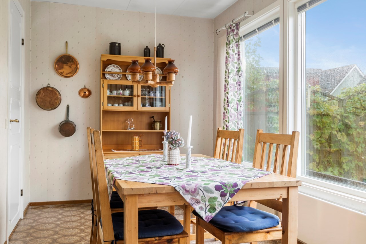 Körsbärsvägen 12