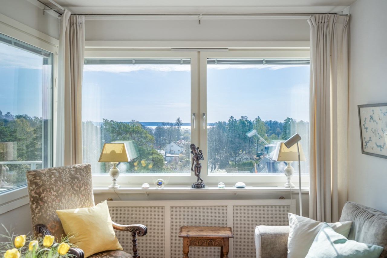 Eskadervägen 8