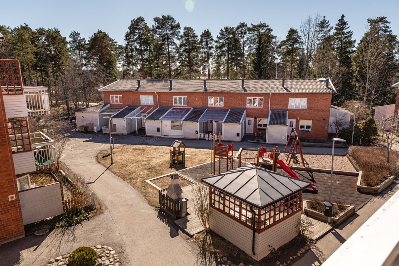 Tallåsvägen 8