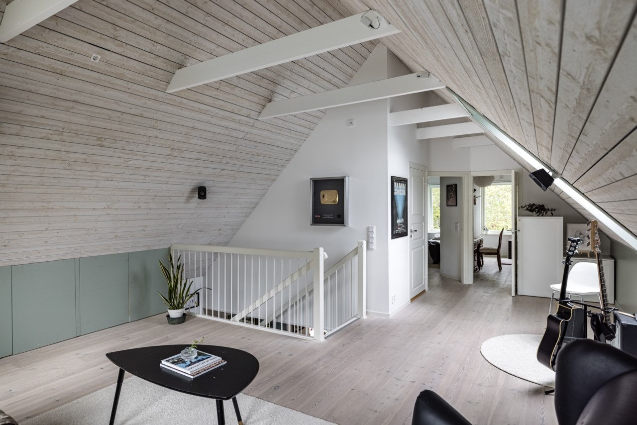 Bergtomtavägen 8