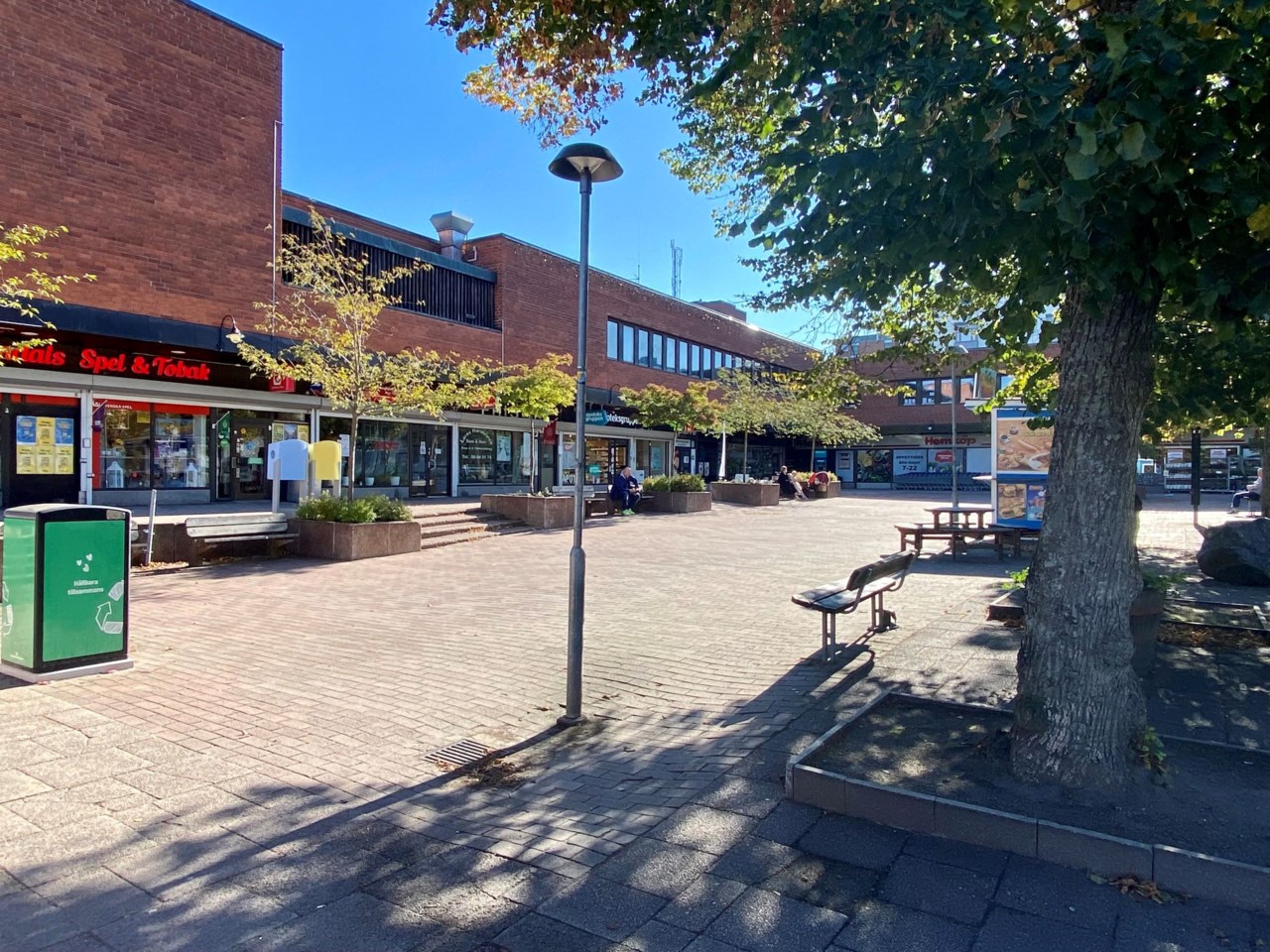 Sköndals centrum torg